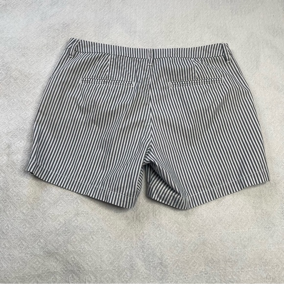 Old Navy Women's Navy and White Striped Shorts Sz 10 ~ Summertime - Picture 10 of 10